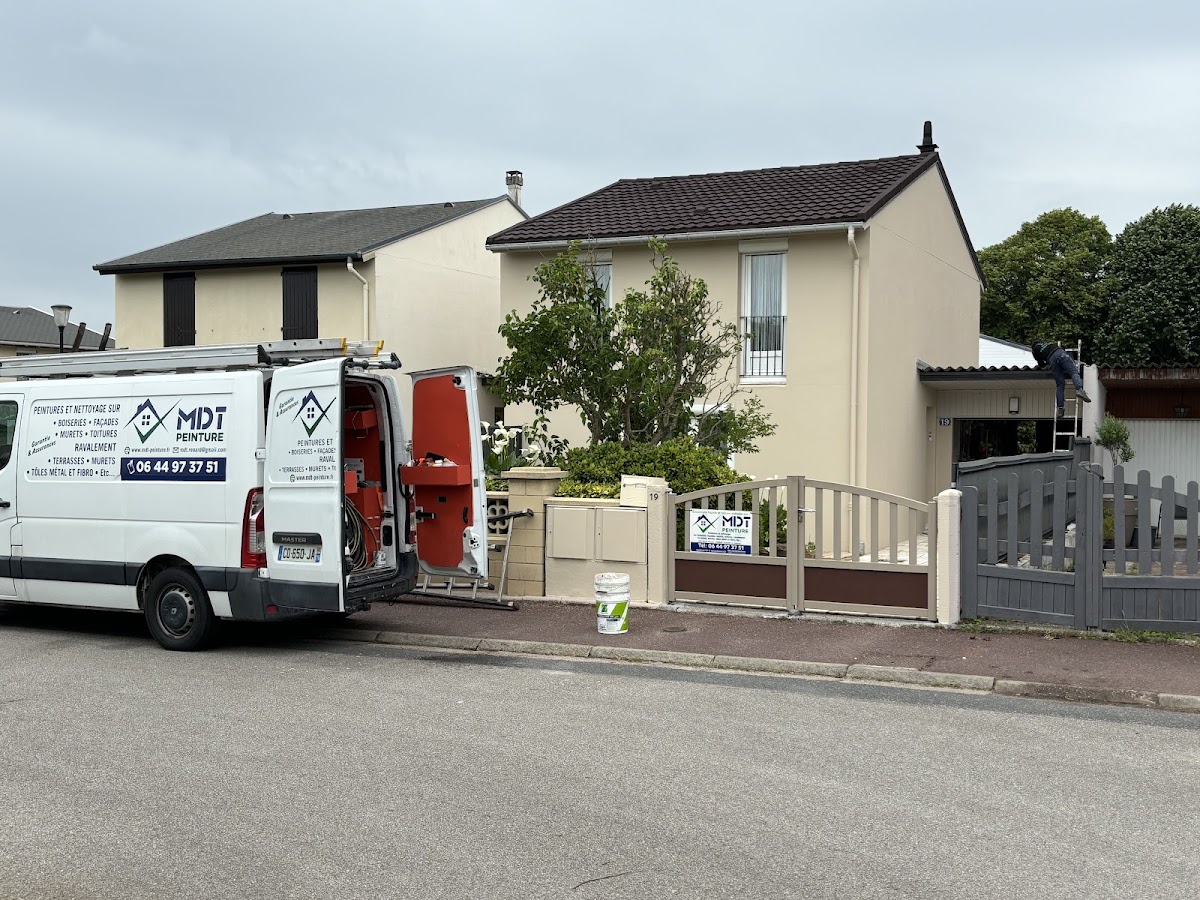 Réalisation MDT Peinture : entretien complet des extérieurs d'une maison